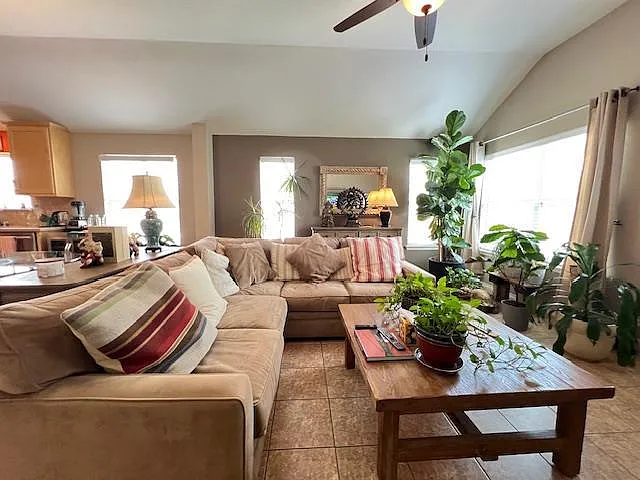 10717 Casitas Dr — Photo 9