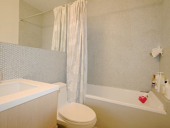 5th image of 127 Prospect Pl APT 2