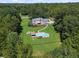 467 Grandwood Blvd, Gray Court, SC 29645