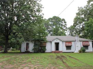 810 Hill St, Springhill, LA 71075