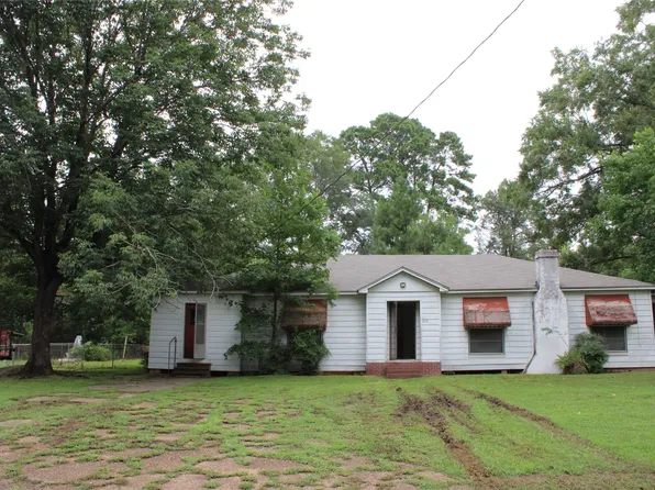 810 Hill St, Springhill, LA 71075