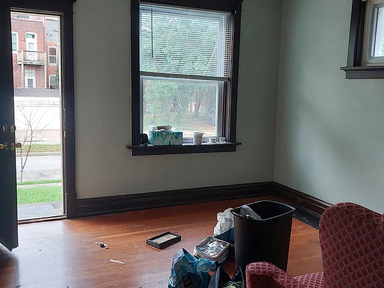 2116 Geyer Ave — Photo 4