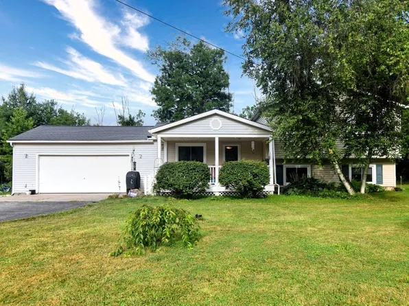 18660 Thorpe Rd, Chagrin Falls, OH 44023