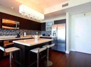 90 SW 3rd St APT 3807, Miami, FL 33130