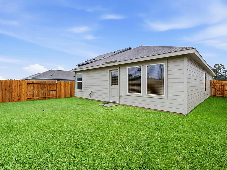 18716 Loom Dr — Photo 25