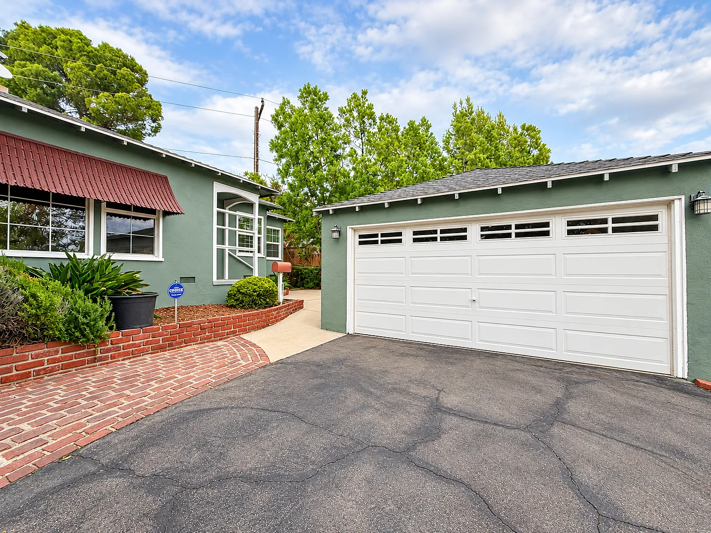 2665 Mayfield Avenue — Photo 3