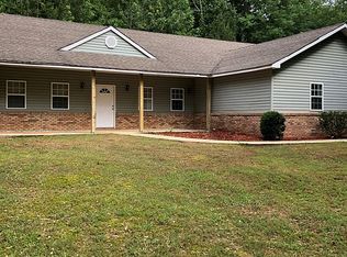 677 Mays Bend Ln, Pell City, AL 35128