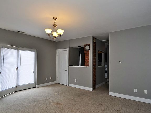 3rd image of 1130 1/2 Rockhill St