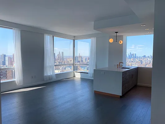 Rented by The Ariel Group Realty Corp | media 36