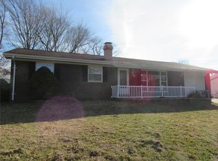 24 Kirby Ln, Belleville, IL 62223
