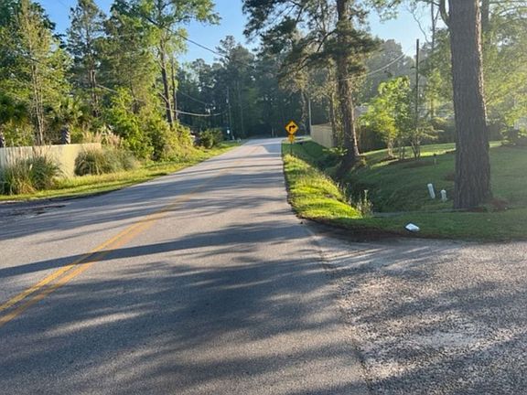 5th image of 100 Lake Dr