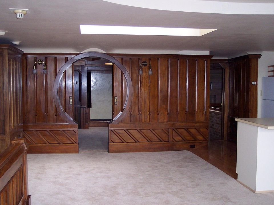 2nd image of 120 1/2 W Liberty St APT C