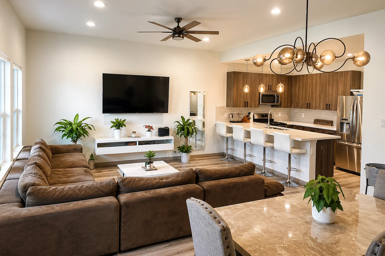 3 bed, 2500 sqft, $2,600 — Photo 2
