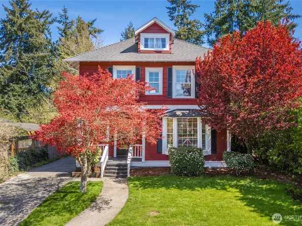 2640 Walnut Avenue SW, Seattle, WA 98116