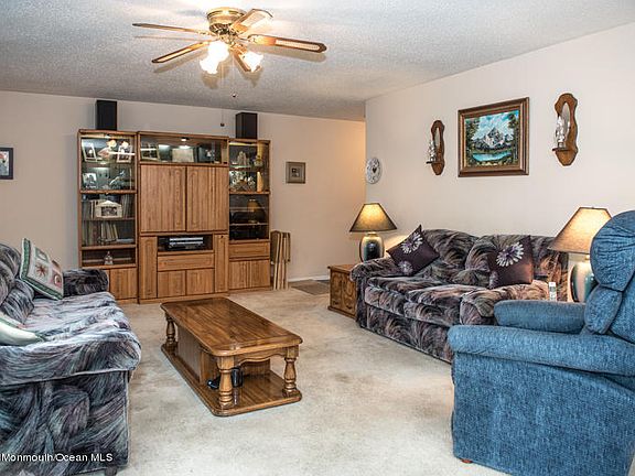 5th image of 2014 Waters Edge Dr #14C