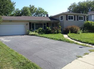 414 N 6th Ave, Addison, IL 60101