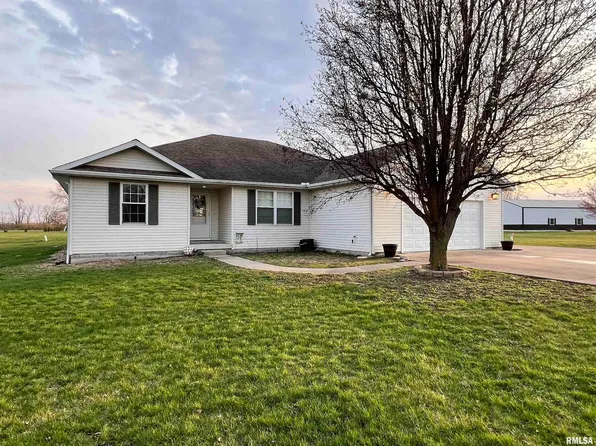 37 S Shrs, Sullivan, IL 61951