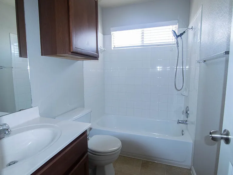 504 Comal Run — Photo 23