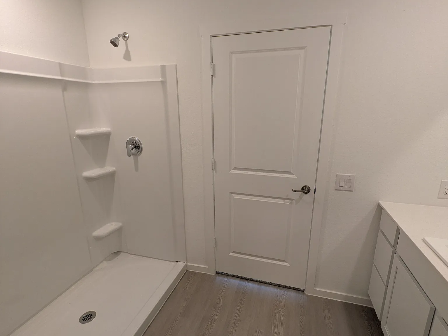 4 bed, 2.5 bath, 1897 sqft, $1,899 — Photo 2