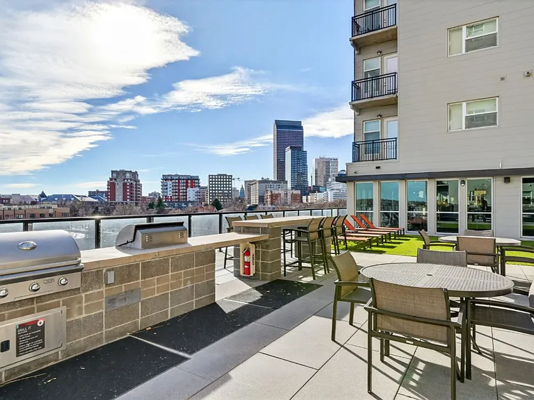 Arapahoe Square — Photo 19