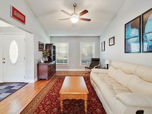 3rd image of 1319 Pleasantridge Pl