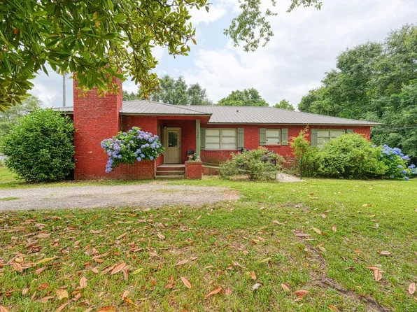 1504 E Rutherford St, Landrum, SC 29356
