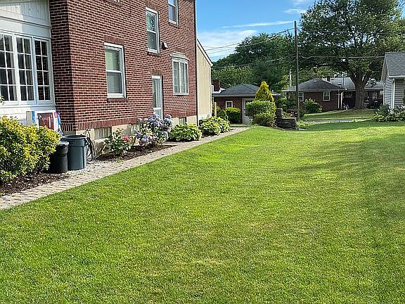Spacious Yard & Parking Spot