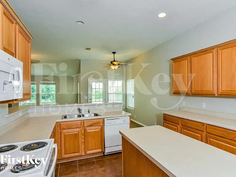 13701 Laramie Hl — Photo 6