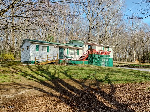 2nd image of 550 Lower Rd