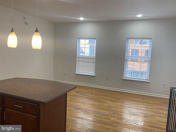 3rd image of 1218-20 N Hope St #2