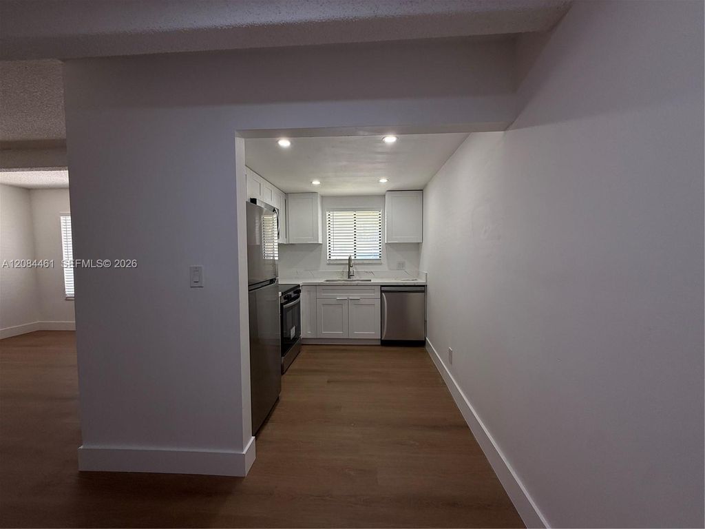 1005 S Flagler Ave APT 810, photo 6