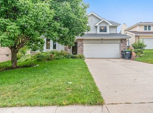 15618 Capitol Cir, Omaha, NE 68118