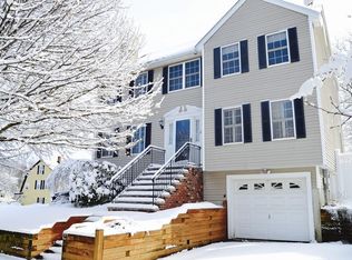 2 Hilltop Dr, Peabody, MA 01960