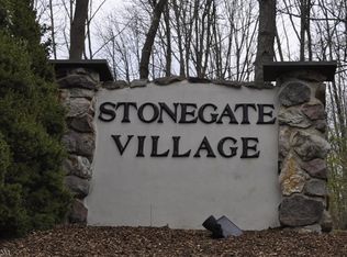 1911B Stonegate Ln #911B, Stanhope, NJ 07874