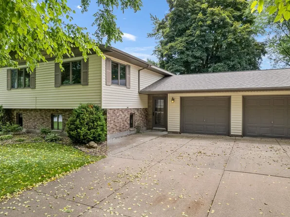 39123 Kc Dr, Winona, MN 55987