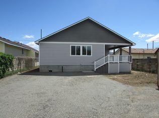 118 W B St, Wapato, WA