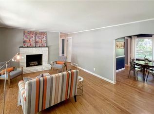 8828 Sioux Trl, Kansas City, MO 64114