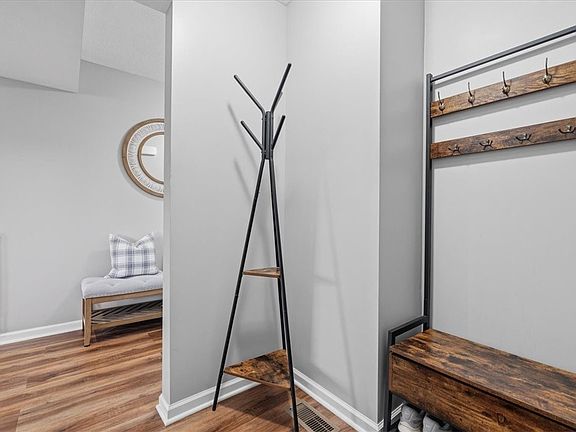 5th image of 235 Long Ridge Dr