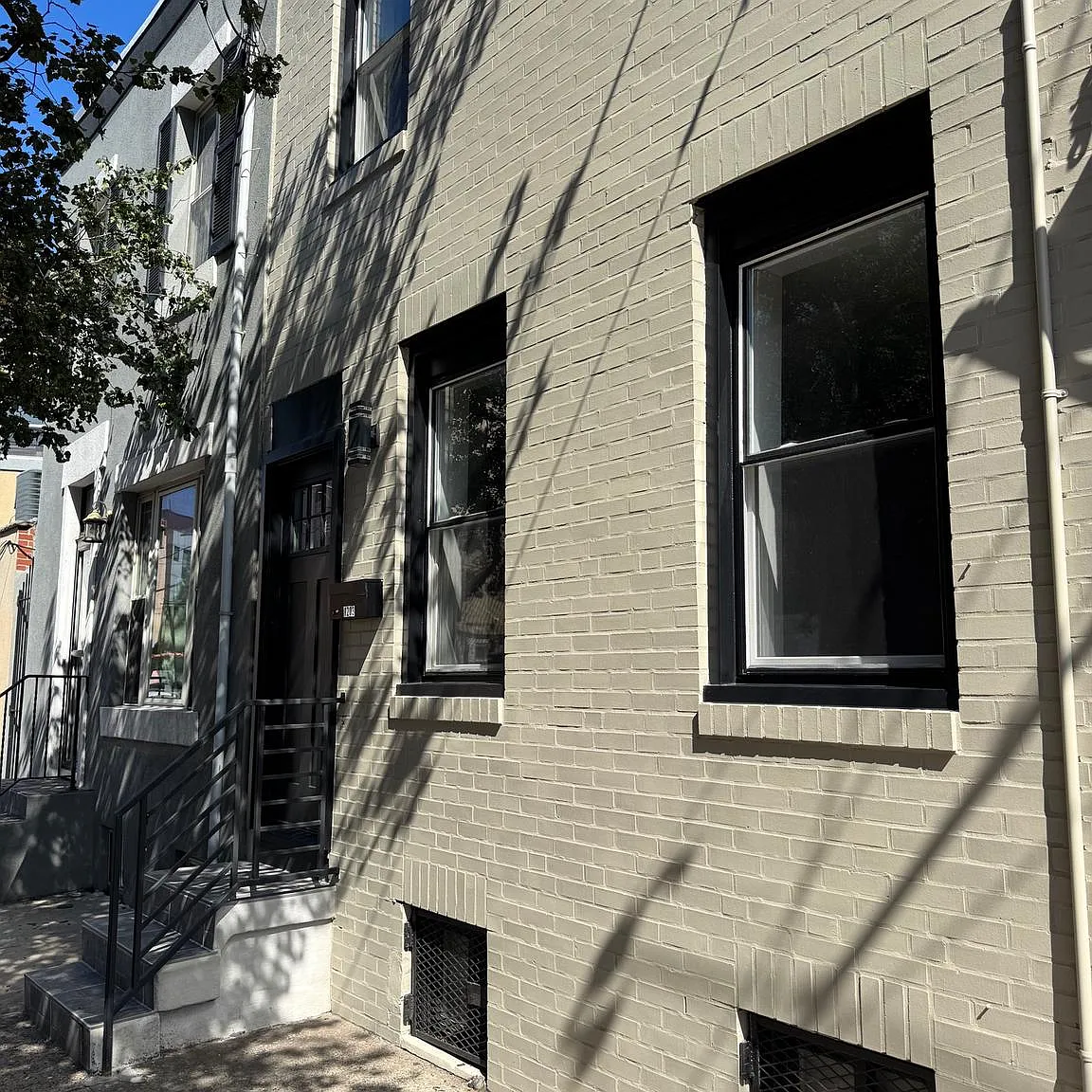 3 bed, 4.0 bath, 2125 sqft, $3,500 — Photo 2
