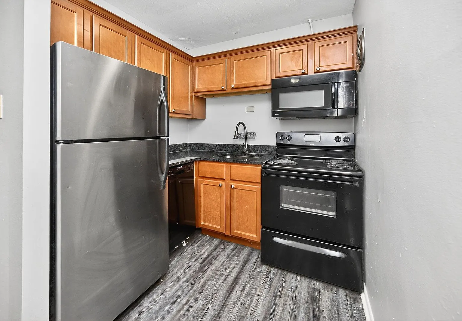 3505 Telford St — Photo 2