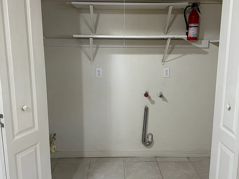 202 Omega St #C & D — Photo 5