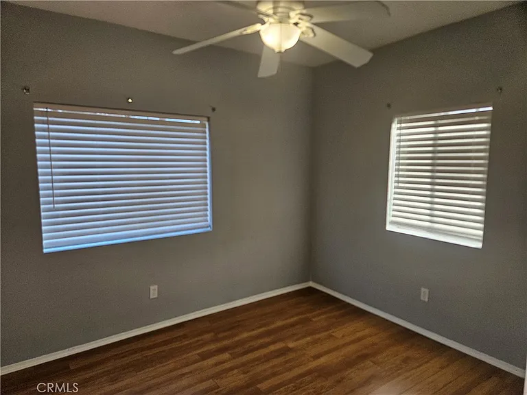 964 Cypress Ave — Photo 5