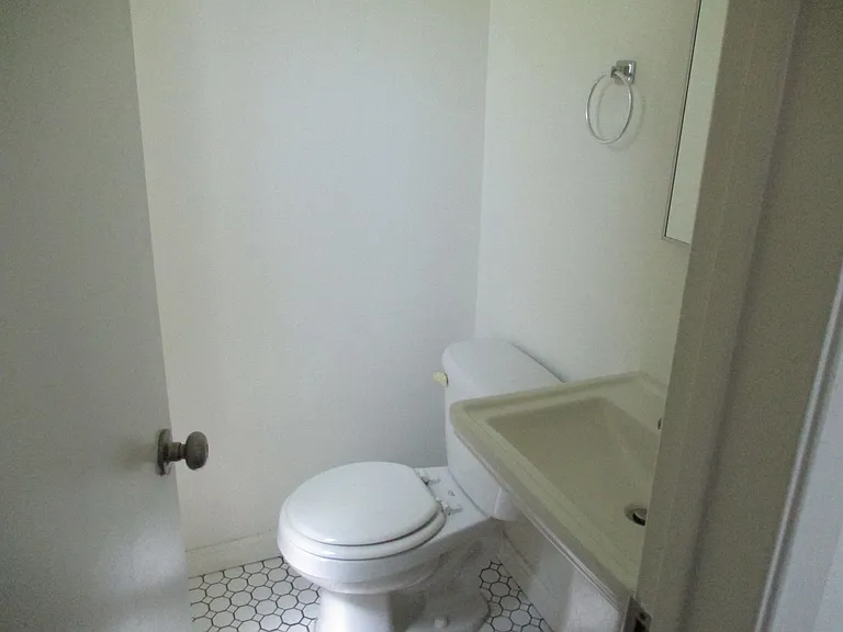 1350 N Crescent Heights Blvd — Photo 6