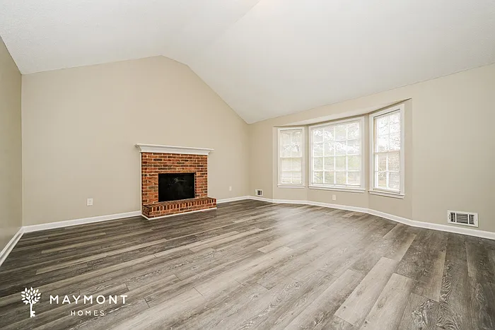4 bed, 3.0 bath, 2807 sqft, $2,245 — Photo 4