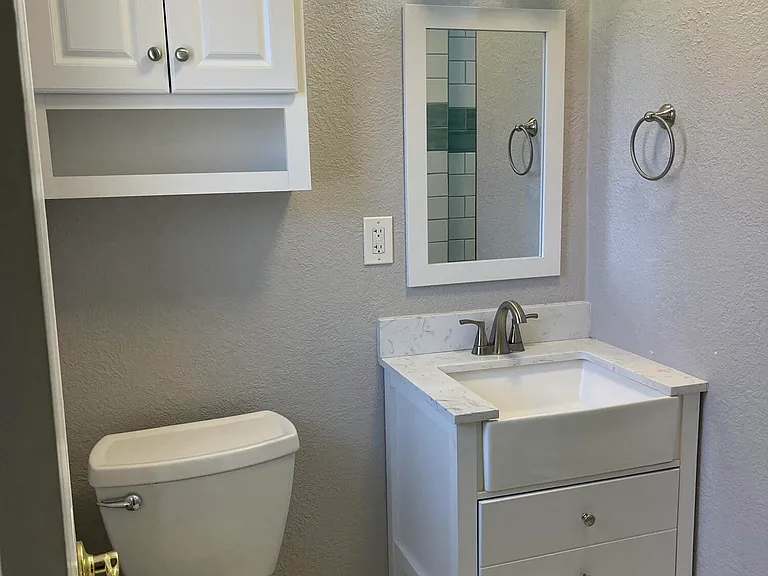 252 Trinity Pl — Photo 10