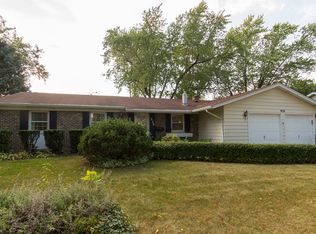 824 N Glenn Dr, Palatine, IL 60074