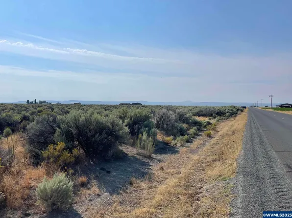 2900 Millican Rd, Christmas Valley, OR 97641