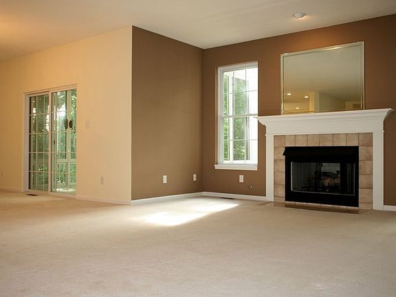 5th image of 2742 S Silver Creek Dr