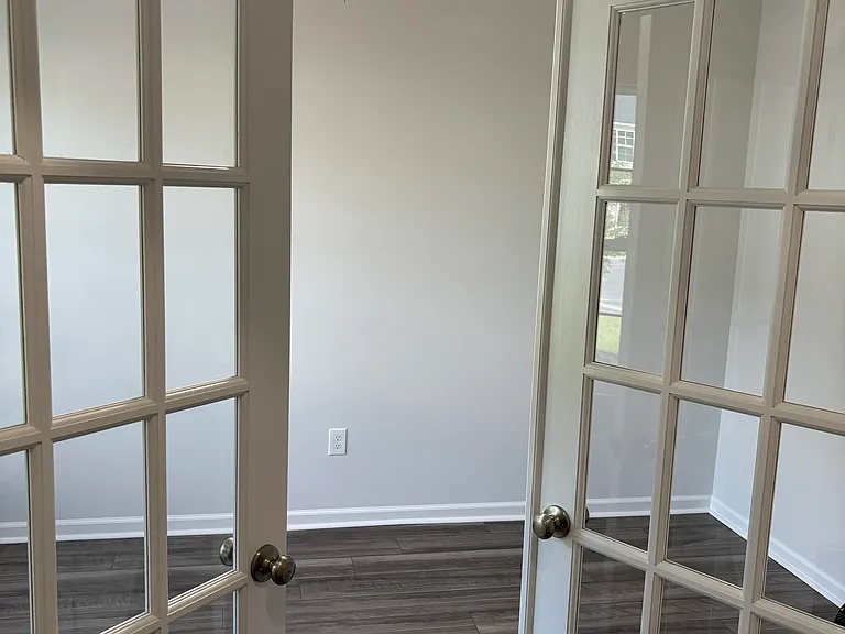 609 Parker Ct — Photo 5