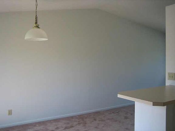 2nd image of 1301 S Amelia Dr
